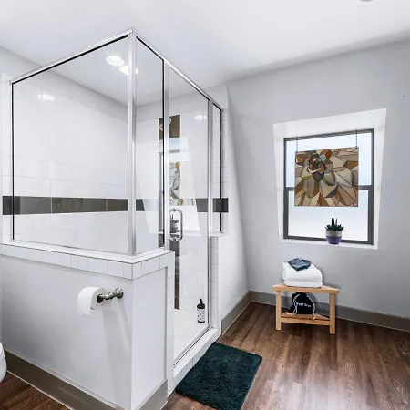 Large Suite Near Downtown Boerne By River